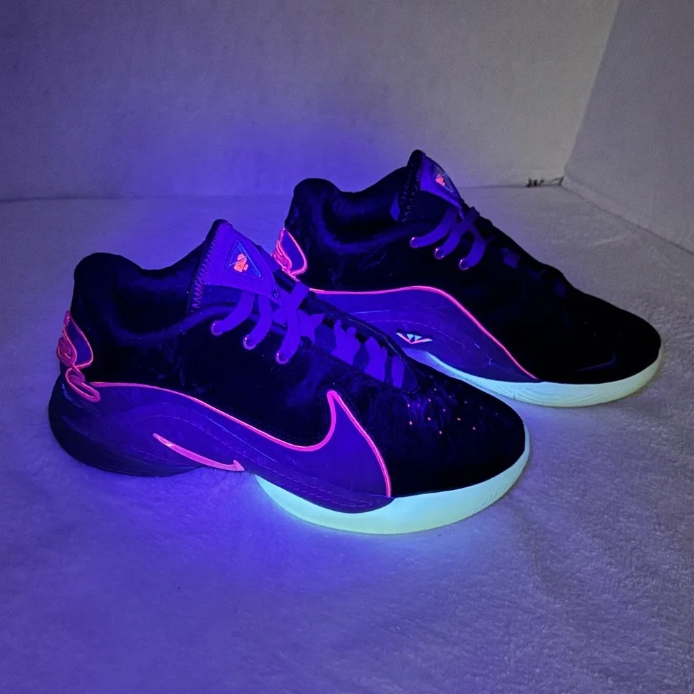 Nike LeBron 22 Blacklight Men's 6‎ FZ1094-001 Black Pink Glow Basketball Shoes